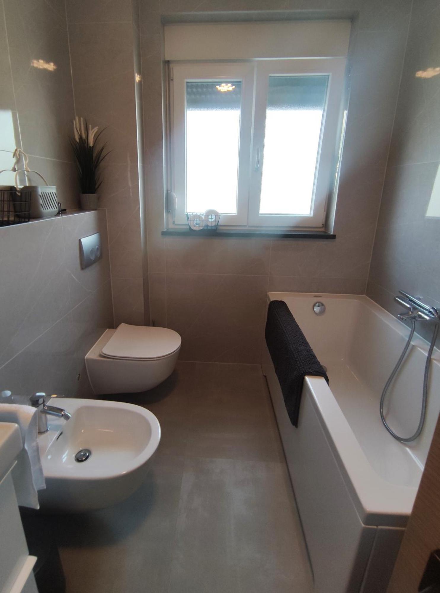Rosie Apartment Подстрана Екстериор снимка
