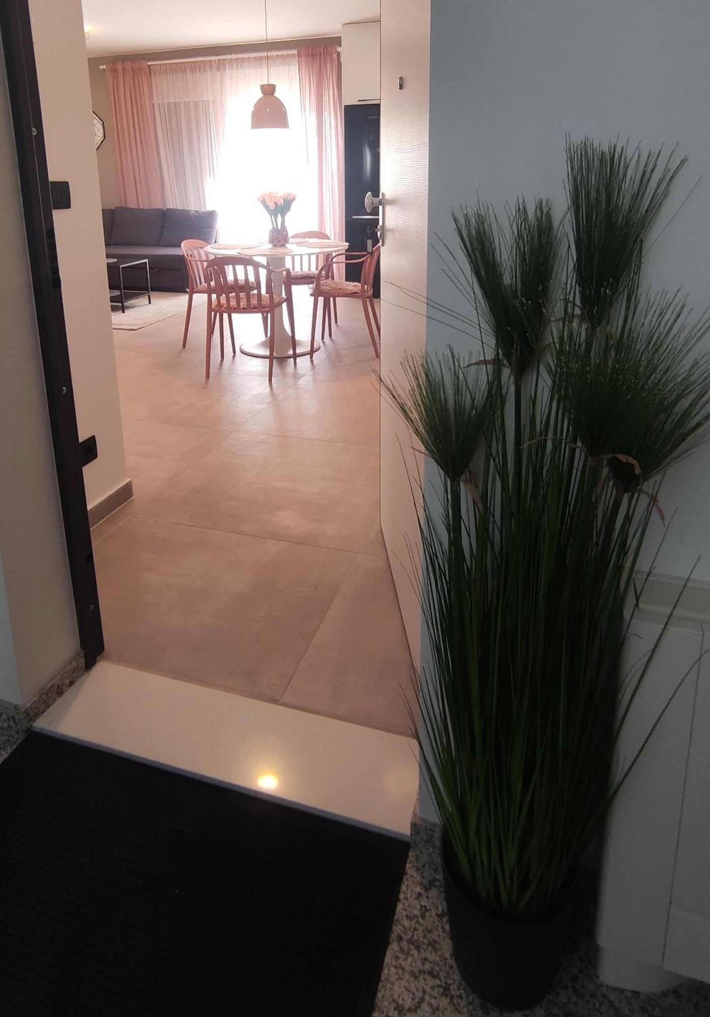 Rosie Apartment Подстрана Екстериор снимка